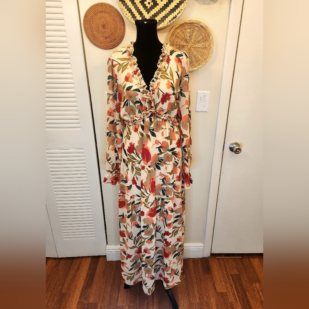 Floral Maxi Dress with Long Sleeves And Ruffles - Picture 6 of 10